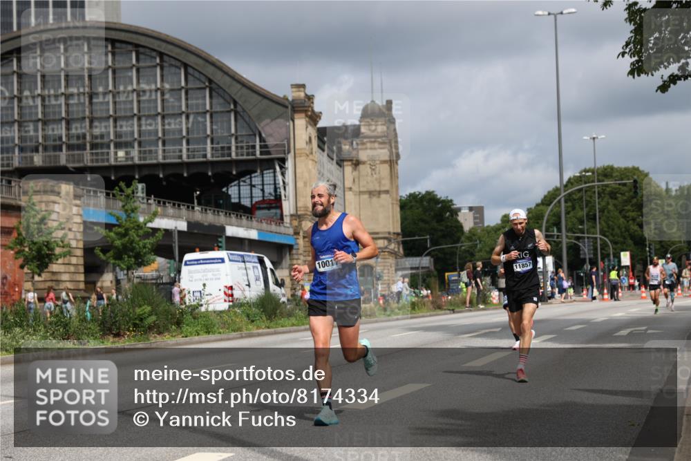 29.06.2025 - hella hamburg halbmarathon Yannick Fuchs http://msf.ph/oto/8174334 29.06.2025 10:26:08 20KM 3201, 5826, 7880, 9508, 10017, 10298, 10929, 11857, 12232, 13754, 14548, 15835, 16508, 18177, 19118 meine-sportfotos.de
