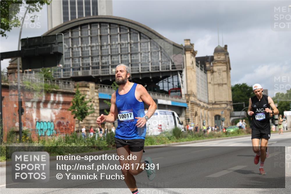 29.06.2025 - hella hamburg halbmarathon Yannick Fuchs http://msf.ph/oto/8174391 29.06.2025 10:26:09 20KM 3201, 5826, 7880, 9508, 10017, 10298, 10929, 11857, 12232, 12681, 13754, 14548, 15835, 16508, 18177, 19118 meine-sportfotos.de
