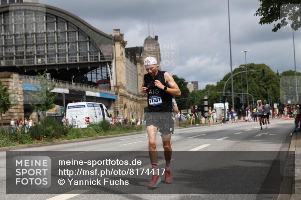 29.06.2025 - hella hamburg halbmarathon Yannick Fuchs http://msf.ph/oto/8174417 29.06.2025 10:26:10 20KM 3201, 5826, 7880, 9508, 10017, 10298, 10929, 11857, 12232, 12681, 13754, 14548, 15835, 16508, 19118 meine-sportfotos.de