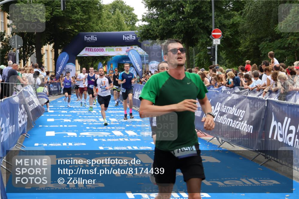 29.06.2025 - hella hamburg halbmarathon Zöllner http://msf.ph/oto/8174439 29.06.2025 10:37:14 Ziel 4860, 5923, 7482, 8362, 9178, 10190, 11423, 13972, 15178, 17137, 17658, 17726 meine-sportfotos.de