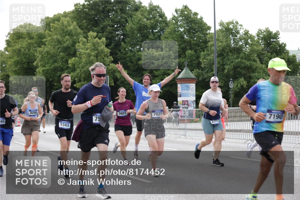29.06.2025 - hella hamburg halbmarathon Jannik Wohlers http://msf.ph/oto/8174452 29.06.2025 10:22:16 Lombardsbrücke 1029, 2294, 2479, 2766, 2886, 3003, 3430, 3457, 3511, 3600, 3601, 4969, 5223, 5343, 5798, 6826, 6899, 7097, 7188, 7190, 7276, 7529, 7925, 8355, 8931, 9256, 9392, 9598, 10065, 10086, 10573, 10663, 10826, 10902, 10961, 11665, 12592, 13248, 13472, 13963, 14334, 14525, 14633, 14801, 14906, 15870 meine-sportfotos.de