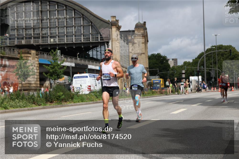 29.06.2025 - hella hamburg halbmarathon Yannick Fuchs http://msf.ph/oto/8174520 29.06.2025 10:26:16 20KM 3201, 4812, 9508, 10017, 10298, 10929, 11857, 12232, 12681, 14450, 14548, 15835, 19118 meine-sportfotos.de
