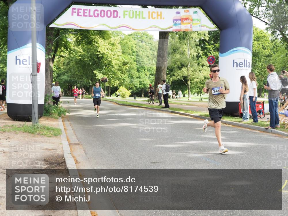 29.06.2025 - hella hamburg halbmarathon MichiJ http://msf.ph/oto/8174539 29.06.2025 10:15:46 Zwischen KM18-KM19 2483, 4338, 8376, 9767, 10468, 11228 meine-sportfotos.de