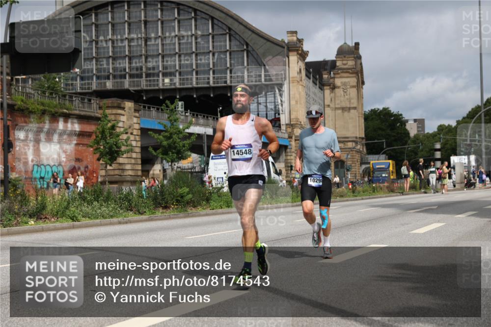 29.06.2025 - hella hamburg halbmarathon Yannick Fuchs http://msf.ph/oto/8174543 29.06.2025 10:26:17 20KM 3201, 4812, 9508, 10017, 10298, 10929, 11857, 12232, 12681, 14450, 14548, 15835, 18102, 19118 meine-sportfotos.de