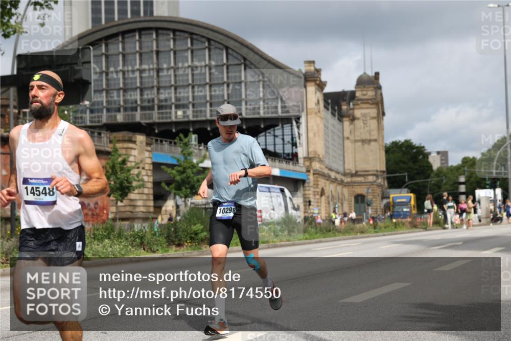 29.06.2025 - hella hamburg halbmarathon Yannick Fuchs http://msf.ph/oto/8174550 29.06.2025 10:26:18 20KM 3201, 4812, 9508, 10017, 10298, 10929, 11857, 12232, 12681, 14450, 14548, 15835, 18102, 19118 meine-sportfotos.de