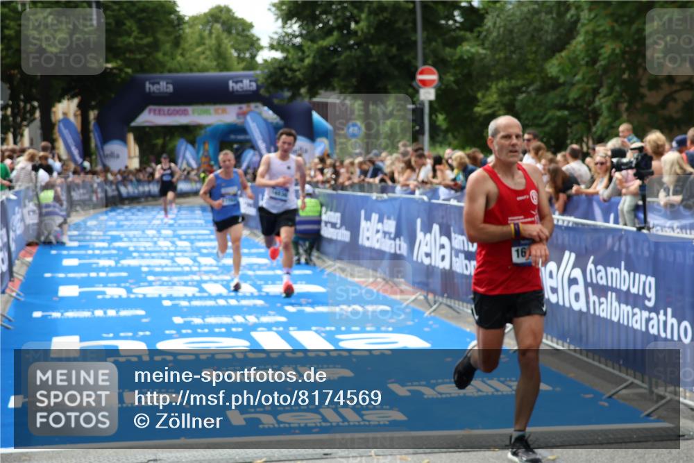 29.06.2025 - hella hamburg halbmarathon Zöllner http://msf.ph/oto/8174569 29.06.2025 10:24:59 Ziel 10867, 14836, 16361, 17752 meine-sportfotos.de