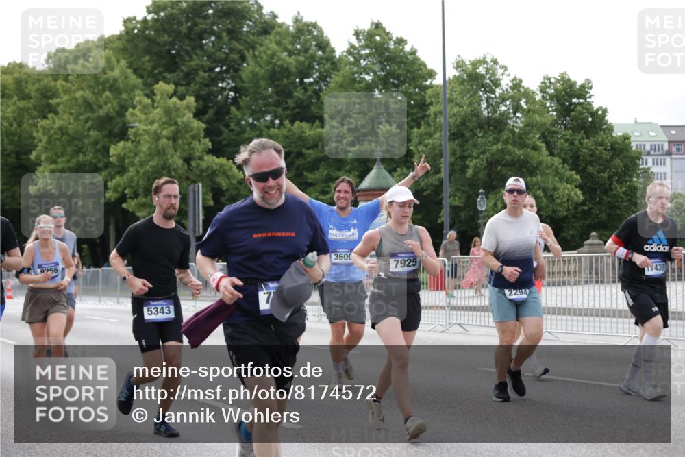 29.06.2025 - hella hamburg halbmarathon Jannik Wohlers http://msf.ph/oto/8174572 29.06.2025 10:22:17 Lombardsbrücke 1029, 2294, 2479, 2766, 2886, 3003, 3430, 3511, 3600, 3601, 4969, 5223, 5343, 5798, 6826, 6899, 7097, 7188, 7190, 7276, 7529, 7925, 8355, 8931, 9256, 9392, 9598, 10065, 10086, 10573, 10826, 10902, 10961, 11665, 12592, 13472, 13921, 13963, 14525, 14633, 14801, 14906, 15870 meine-sportfotos.de