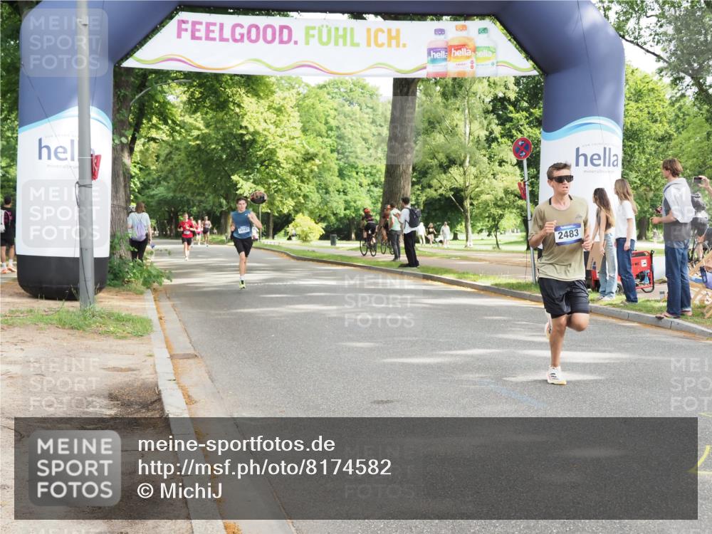 29.06.2025 - hella hamburg halbmarathon MichiJ http://msf.ph/oto/8174582 29.06.2025 10:15:46 Zwischen KM18-KM19 2483, 4338, 8376, 9767, 10468, 11228 meine-sportfotos.de