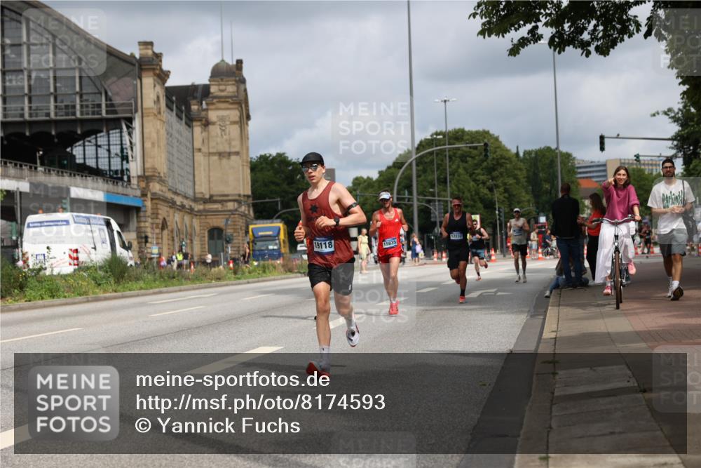 29.06.2025 - hella hamburg halbmarathon Yannick Fuchs http://msf.ph/oto/8174593 29.06.2025 10:26:21 20KM 3201, 3955, 4812, 9508, 10298, 10929, 11857, 12232, 12681, 13606, 13617, 14450, 14548, 15835, 18102, 19118 meine-sportfotos.de