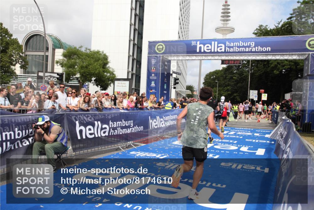 29.06.2025 - hella hamburg halbmarathon Michael Strokosch http://msf.ph/oto/8174610 29.06.2025 10:38:19 Ziel 1688, 2849, 5091, 6095, 7743, 8002, 14688, 18584, 18986 meine-sportfotos.de