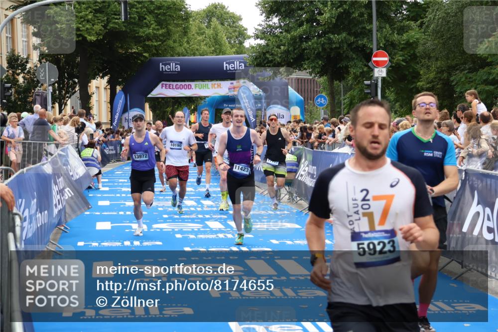 29.06.2025 - hella hamburg halbmarathon Zöllner http://msf.ph/oto/8174655 29.06.2025 10:37:17 Ziel 4860, 5003, 5923, 8362, 10190, 11423, 12900, 13972, 15178, 17137, 17726 meine-sportfotos.de