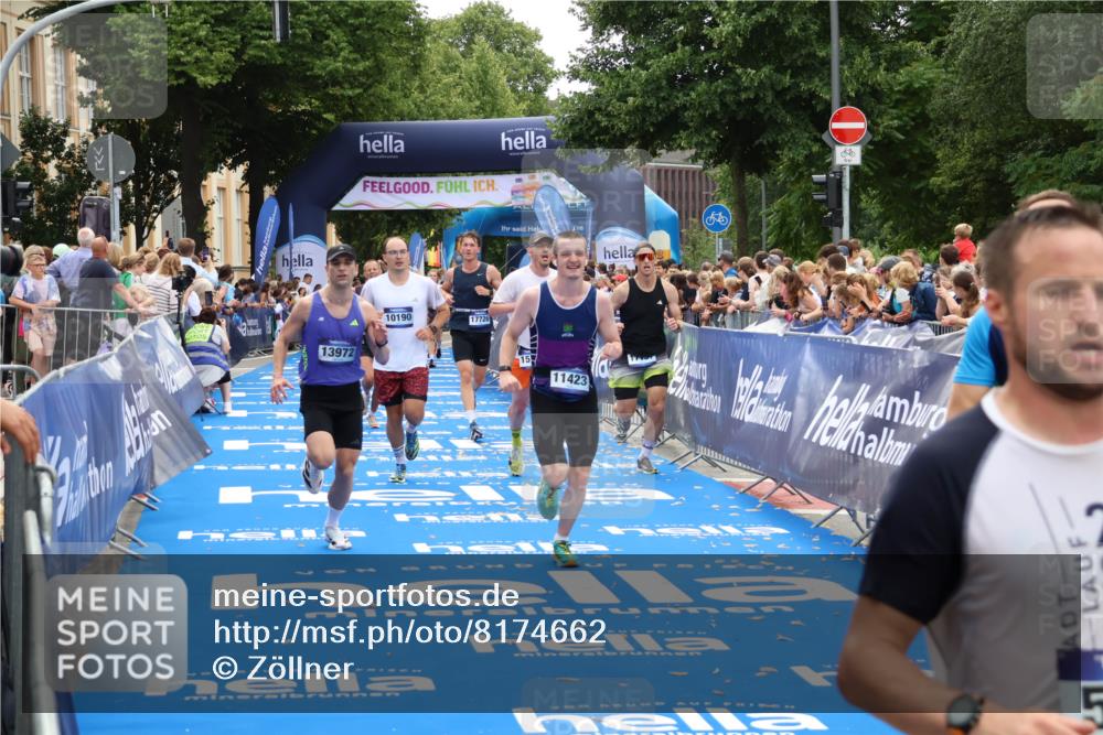 29.06.2025 - hella hamburg halbmarathon Zöllner http://msf.ph/oto/8174662 29.06.2025 10:37:17 Ziel 4860, 5003, 5923, 8362, 10190, 11423, 12900, 13972, 15178, 17137, 17726 meine-sportfotos.de