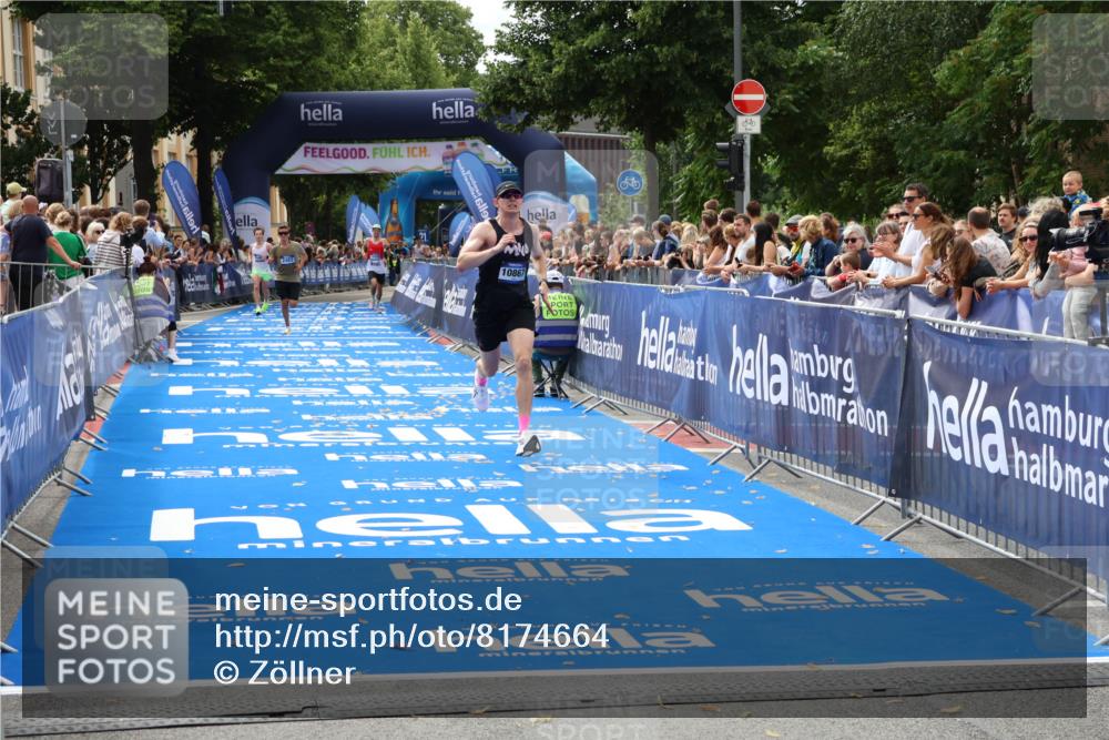 29.06.2025 - hella hamburg halbmarathon Zöllner http://msf.ph/oto/8174664 29.06.2025 10:25:04 Ziel 2483, 10867, 11078, 15483 meine-sportfotos.de