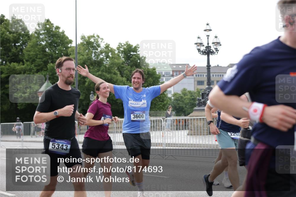 29.06.2025 - hella hamburg halbmarathon Jannik Wohlers http://msf.ph/oto/8174693 29.06.2025 10:22:18 Lombardsbrücke 1029, 2294, 2479, 2766, 2886, 3003, 3430, 3511, 3600, 3601, 4969, 5223, 5343, 5798, 6826, 6899, 7188, 7190, 7276, 7529, 7925, 8355, 8931, 9256, 9392, 9598, 10065, 10086, 10573, 10826, 10902, 11665, 12592, 13472, 13921, 13963, 14525, 14633, 14801, 14906, 15870, 16618, 16801 meine-sportfotos.de