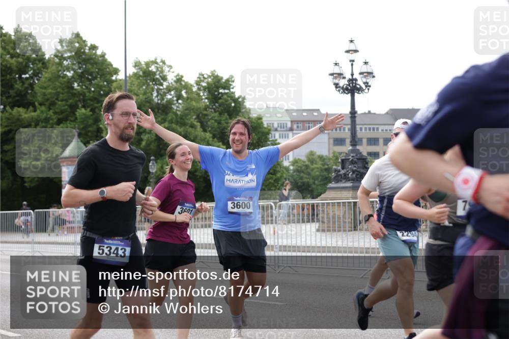29.06.2025 - hella hamburg halbmarathon Jannik Wohlers http://msf.ph/oto/8174714 29.06.2025 10:22:18 Lombardsbrücke 1029, 2294, 2479, 2766, 2886, 3003, 3430, 3511, 3600, 3601, 4969, 5223, 5343, 5798, 6826, 6899, 7188, 7190, 7276, 7529, 7925, 8355, 8931, 9256, 9392, 9598, 10065, 10086, 10573, 10826, 10902, 11665, 12592, 13472, 13921, 13963, 14525, 14633, 14801, 14906, 15870, 16618, 16801 meine-sportfotos.de