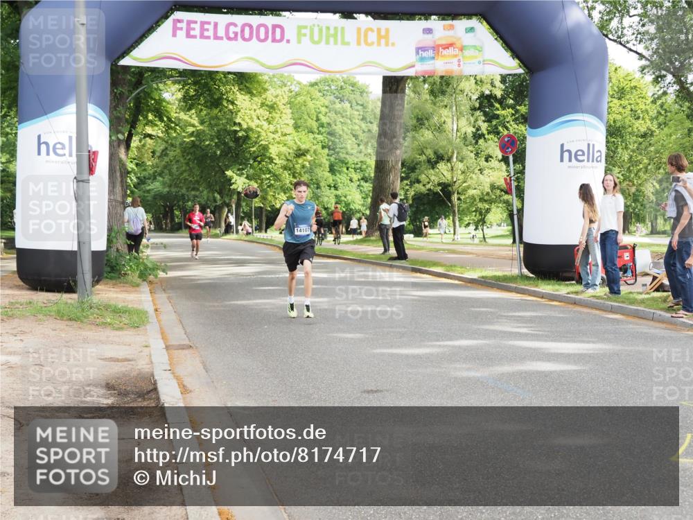29.06.2025 - hella hamburg halbmarathon MichiJ http://msf.ph/oto/8174717 29.06.2025 10:15:48 Zwischen KM18-KM19 2483, 4338, 8376, 9767, 10468, 11228 meine-sportfotos.de