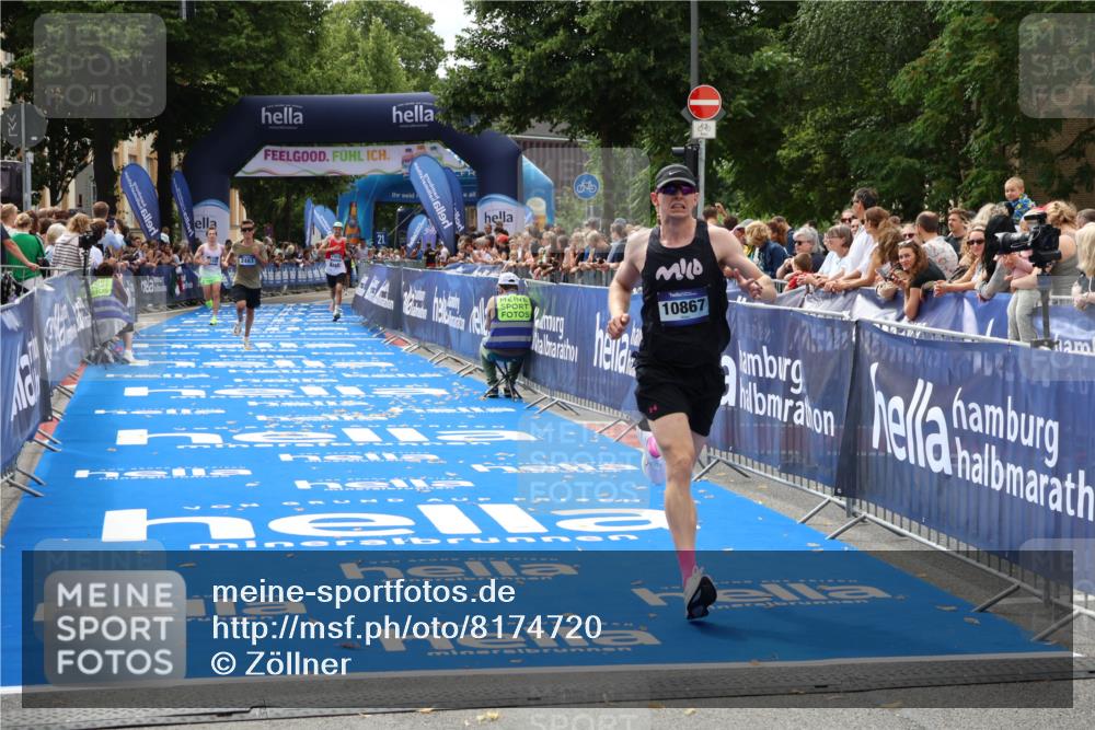29.06.2025 - hella hamburg halbmarathon Zöllner http://msf.ph/oto/8174720 29.06.2025 10:25:05 Ziel 2483, 10867, 11078, 15483 meine-sportfotos.de
