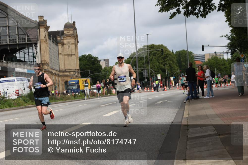 29.06.2025 - hella hamburg halbmarathon Yannick Fuchs http://msf.ph/oto/8174747 29.06.2025 10:26:27 20KM 3201, 3955, 4812, 5660, 6619, 10298, 10929, 12232, 12681, 13606, 13617, 14450, 15835, 18102, 19118 meine-sportfotos.de