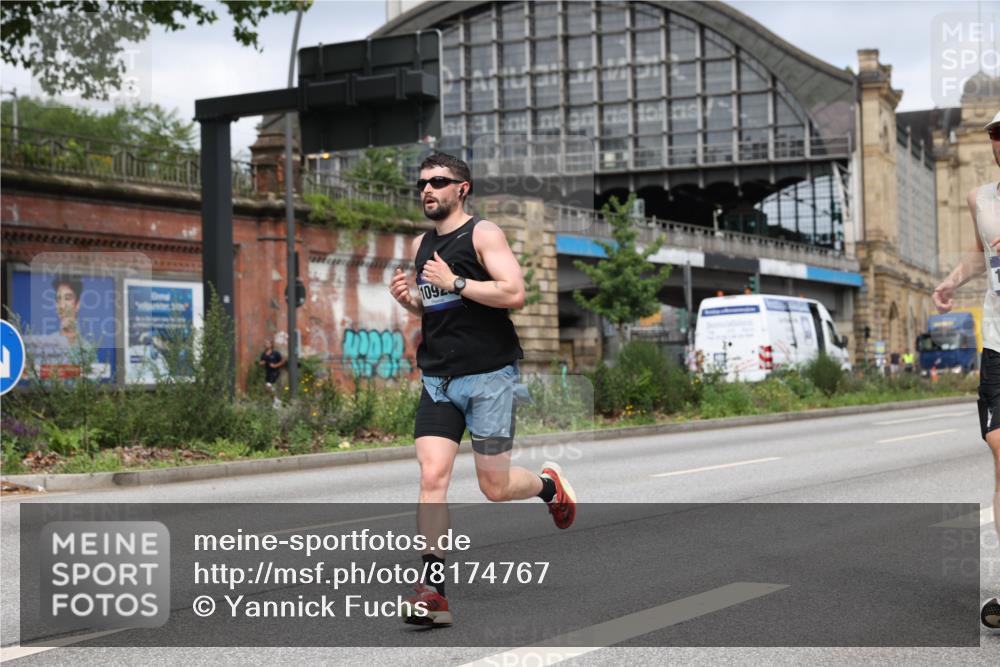 29.06.2025 - hella hamburg halbmarathon Yannick Fuchs http://msf.ph/oto/8174767 29.06.2025 10:26:28 20KM 3201, 3955, 4812, 5660, 6619, 10929, 12232, 12681, 13606, 13617, 14450, 15835, 18102, 19118 meine-sportfotos.de