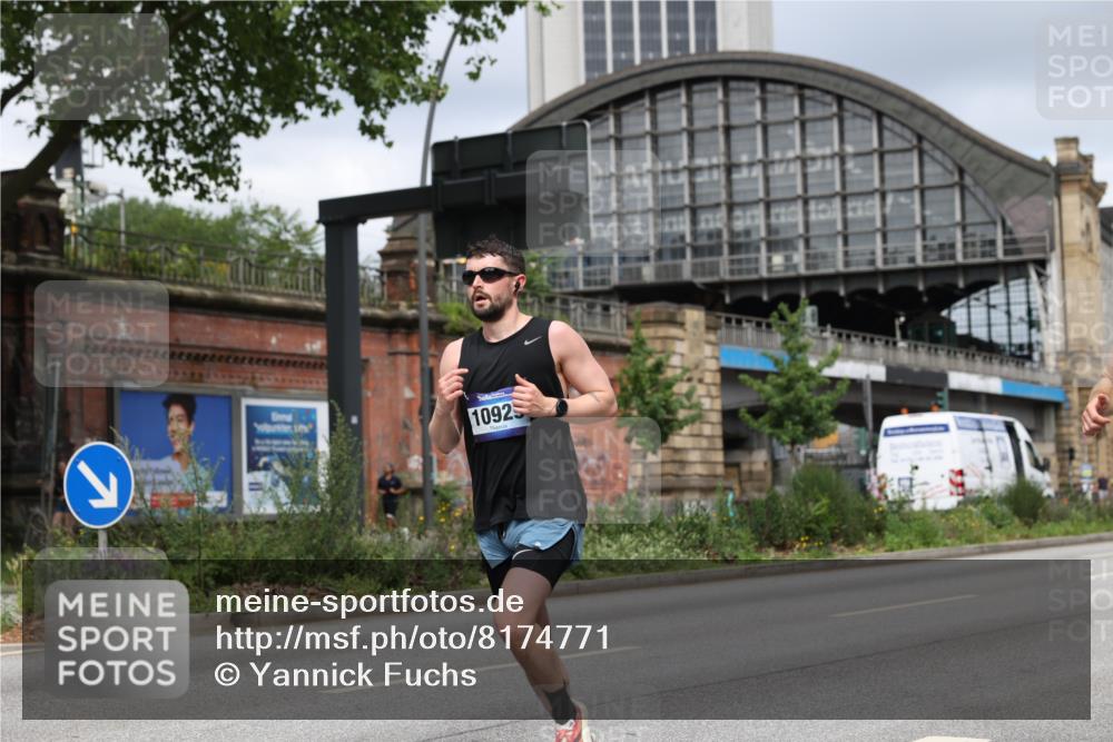 29.06.2025 - hella hamburg halbmarathon Yannick Fuchs http://msf.ph/oto/8174771 29.06.2025 10:26:28 20KM 3201, 3955, 4812, 5660, 6619, 10929, 12232, 12681, 13606, 13617, 14450, 15835, 18102, 19118 meine-sportfotos.de