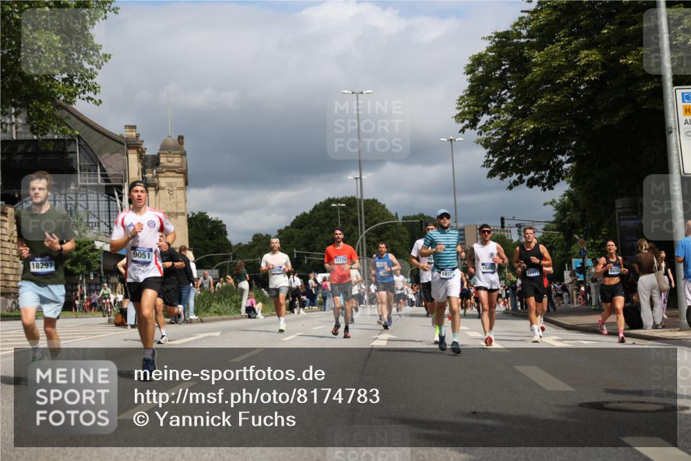 29.06.2025 - hella hamburg halbmarathon Yannick Fuchs http://msf.ph/oto/8174783 29.06.2025 10:41:38 20KM 51, 1012, 1460, 1592, 1604, 2274, 2839, 2864, 2869, 3976, 4093, 4377, 5022, 5129, 5532, 5650, 5889, 6134, 6168, 6203, 6630, 6716, 7480, 7962, 8564, 8693, 8852, 9051, 10122, 10423, 10988, 11021, 11518, 12679, 12706, 12724, 12870, 13223, 13303, 13672, 14730, 15350, 15451, 15923, 15973, 16089, 16175, 16819, 17172, 17229, 17743, 17846, 17915, 17979, 18297, 18356, 18856, 19127 meine-sportfotos.de