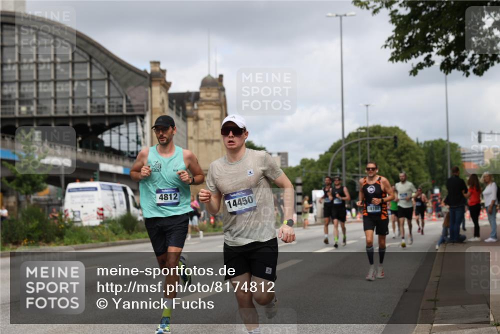 29.06.2025 - hella hamburg halbmarathon Yannick Fuchs http://msf.ph/oto/8174812 29.06.2025 10:26:35 20KM 3955, 4129, 4698, 4812, 5187, 5660, 6619, 7793, 10929, 12232, 12681, 13606, 13617, 14450, 18102 meine-sportfotos.de