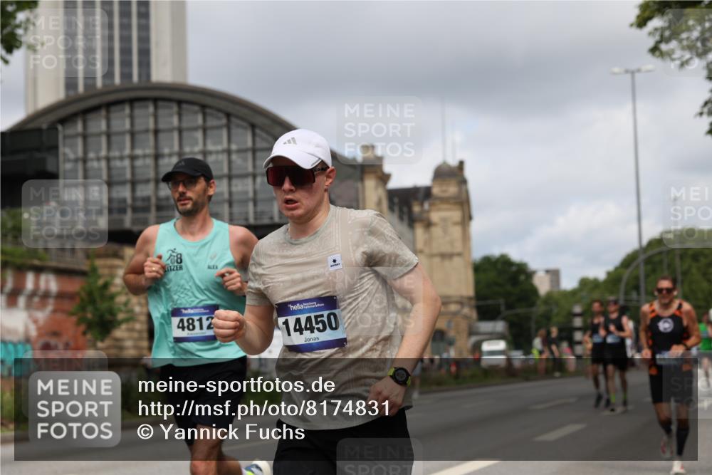 29.06.2025 - hella hamburg halbmarathon Yannick Fuchs http://msf.ph/oto/8174831 29.06.2025 10:26:36 20KM 3955, 4129, 4698, 4812, 5187, 5660, 6619, 7793, 10929, 12681, 13606, 13617, 14450, 18102 meine-sportfotos.de