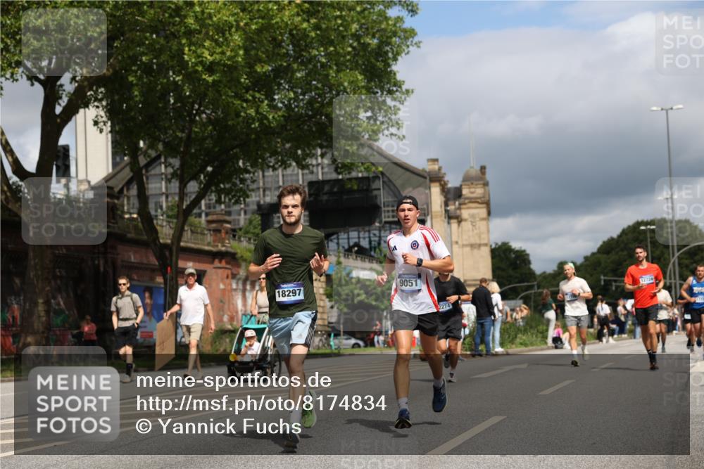 29.06.2025 - hella hamburg halbmarathon Yannick Fuchs http://msf.ph/oto/8174834 29.06.2025 10:41:39 20KM 51, 1012, 1460, 1592, 1604, 1613, 2274, 2839, 2864, 2869, 3976, 4093, 4377, 5022, 5129, 5532, 5650, 5889, 6134, 6168, 6203, 6630, 6716, 7962, 8564, 8693, 8852, 9051, 10122, 10423, 10988, 11021, 11283, 11518, 12679, 12706, 12724, 12870, 13223, 13672, 14730, 15350, 15451, 15923, 15973, 16089, 16175, 16819, 17172, 17229, 17743, 17846, 17915, 17979, 18297, 18356, 18856, 19127 meine-sportfotos.de