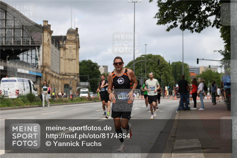 29.06.2025 - hella hamburg halbmarathon Yannick Fuchs http://msf.ph/oto/8174854 29.06.2025 10:26:37 20KM 3955, 4129, 4698, 4812, 5187, 5660, 6619, 7793, 10929, 12681, 13606, 13617, 14450, 18102 meine-sportfotos.de