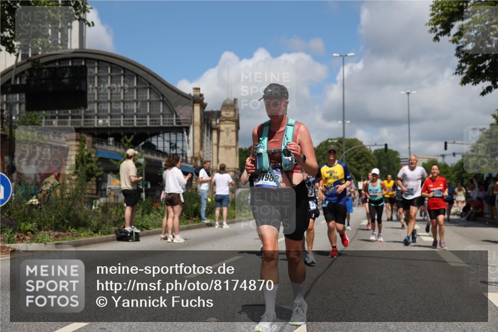 29.06.2025 - hella hamburg halbmarathon Yannick Fuchs http://msf.ph/oto/8174870 29.06.2025 11:38:24 20KM 1008, 1010, 1291, 1578, 2069, 2113, 2552, 3242, 3293, 4412, 4627, 4700, 4752, 4972, 5001, 5240, 5300, 5355, 5370, 5875, 5901, 6200, 6259, 6673, 6917, 7205, 7206, 7350, 7566, 7777, 7844, 7956, 8582, 8615, 9811, 10123, 10322, 10617, 10940, 11664, 11801, 11831, 11982, 12010, 12254, 12444, 12969, 13442, 13902, 14130, 14163, 14776, 14856, 15380, 15588, 15715, 15732, 15755, 15953, 16002, 16360, 16545, 17116, 17355, 17936, 17943, 18353, 18482, 18888, 18950 meine-sportfotos.de