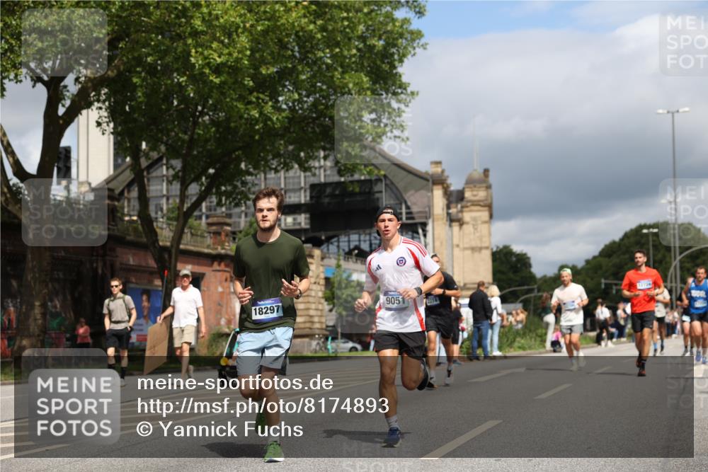 29.06.2025 - hella hamburg halbmarathon Yannick Fuchs http://msf.ph/oto/8174893 29.06.2025 10:41:39 20KM 51, 1012, 1460, 1592, 1604, 1613, 2274, 2839, 2864, 2869, 3976, 4093, 4377, 5022, 5129, 5532, 5650, 5889, 6134, 6168, 6203, 6630, 6716, 7962, 8564, 8693, 8852, 9051, 10122, 10423, 10988, 11021, 11283, 11518, 12679, 12706, 12724, 12870, 13223, 13672, 14730, 15350, 15451, 15923, 15973, 16089, 16175, 16819, 17172, 17229, 17743, 17846, 17915, 17979, 18297, 18356, 18856, 19127 meine-sportfotos.de