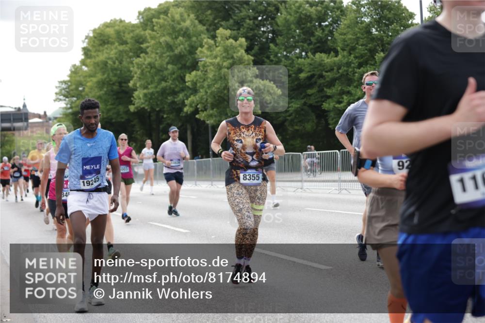 29.06.2025 - hella hamburg halbmarathon Jannik Wohlers http://msf.ph/oto/8174894 29.06.2025 10:22:19 Lombardsbrücke 1029, 2294, 2479, 2766, 2886, 3003, 3430, 3600, 3601, 5223, 5343, 5629, 5798, 6899, 7188, 7190, 7276, 7529, 7925, 8355, 8931, 9256, 9392, 9598, 10065, 10086, 10573, 10826, 10902, 11665, 12592, 13472, 13921, 13963, 14525, 14633, 14801, 14906, 15870, 16618, 16801 meine-sportfotos.de