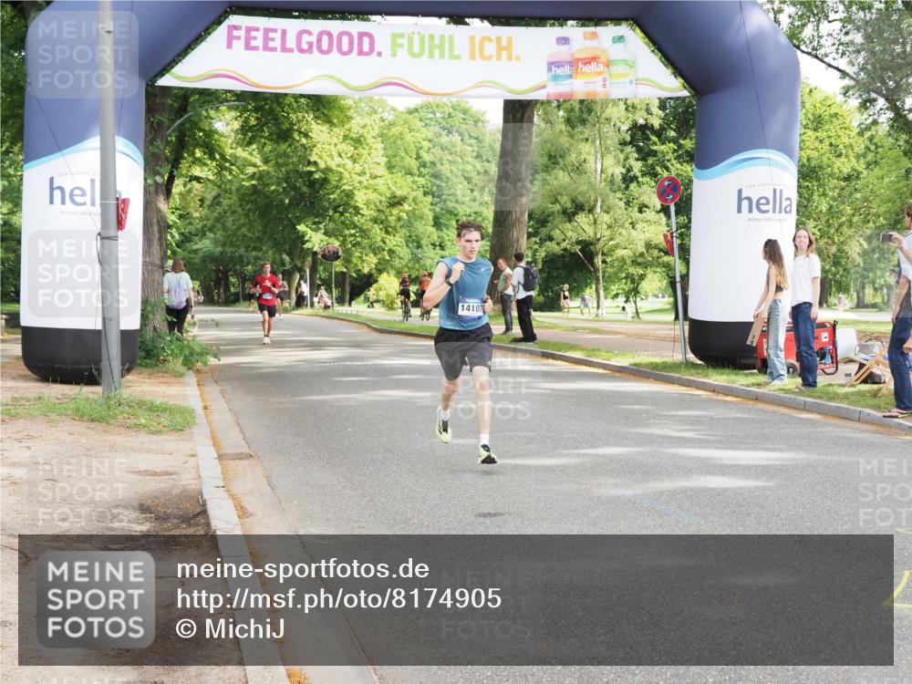 29.06.2025 - hella hamburg halbmarathon MichiJ http://msf.ph/oto/8174905 29.06.2025 10:15:49 Zwischen KM18-KM19 2483, 4338, 8376, 9767, 10468, 11228 meine-sportfotos.de