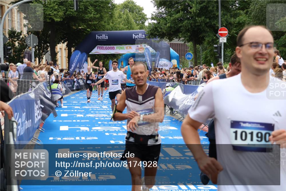 29.06.2025 - hella hamburg halbmarathon Zöllner http://msf.ph/oto/8174928 29.06.2025 10:37:21 Ziel 4860, 5003, 12900, 13854, 14387, 14459, 17137, 17726, 18824 meine-sportfotos.de