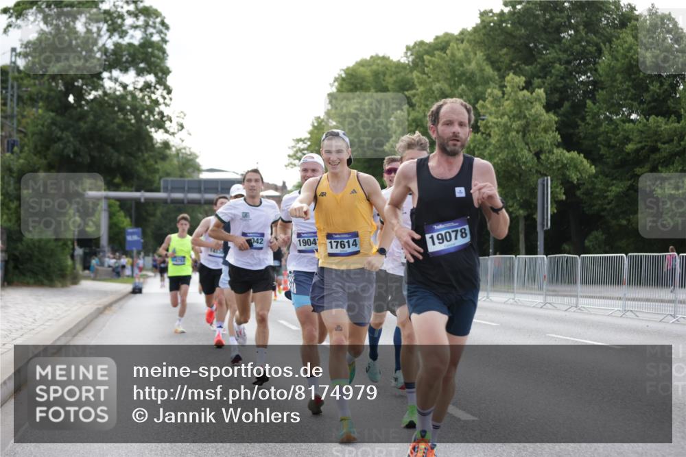 29.06.2025 - hella hamburg halbmarathon Jannik Wohlers http://msf.ph/oto/8174979 29.06.2025 09:42:16 Lombardsbrücke 5612, 7331, 7855, 9269, 10468, 11078, 11228, 12360, 13872, 13913, 14753, 14836, 16615, 17614, 19041, 19042, 19050, 19078 meine-sportfotos.de