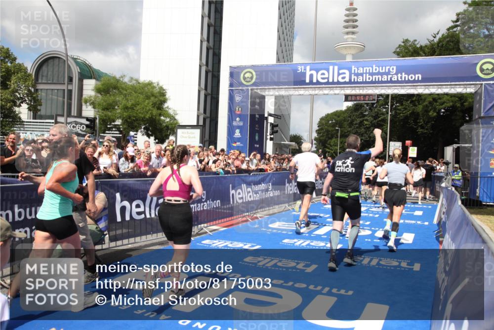 29.06.2025 - hella hamburg halbmarathon Michael Strokosch http://msf.ph/oto/8175003 29.06.2025 11:45:25 Ziel 1661, 3293, 4412, 5139, 5249, 5847, 6673, 7777, 7927, 8993, 9470, 11982, 12254, 12903, 12904, 13957, 15345, 15536, 15953, 16545, 16955, 17355 meine-sportfotos.de