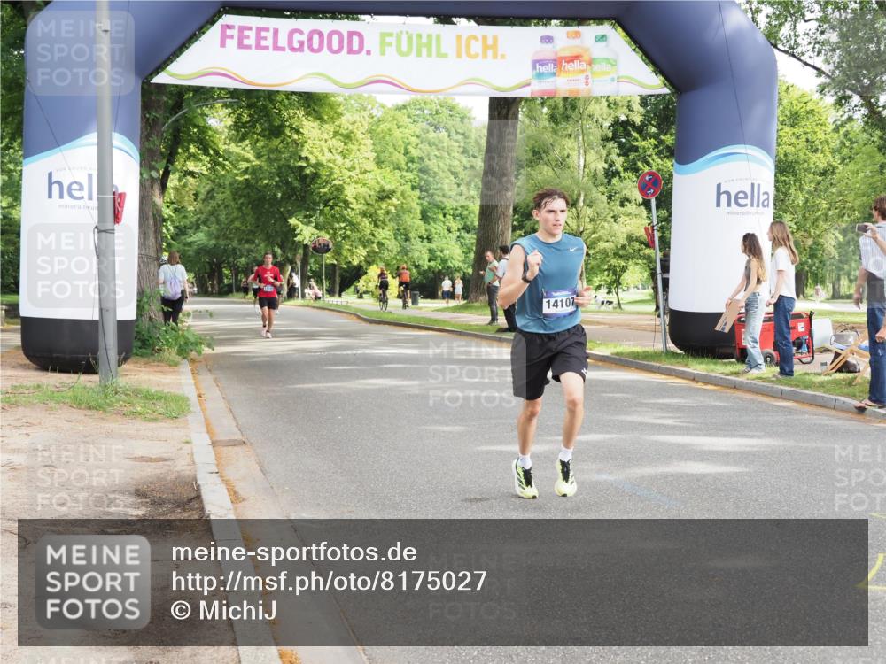 29.06.2025 - hella hamburg halbmarathon MichiJ http://msf.ph/oto/8175027 29.06.2025 10:15:49 Zwischen KM18-KM19 2483, 4338, 8376, 9767, 10468, 11228 meine-sportfotos.de