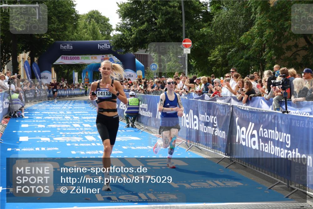 29.06.2025 - hella hamburg halbmarathon Zöllner http://msf.ph/oto/8175029 29.06.2025 10:25:20 Ziel 11994, 14113, 16484 meine-sportfotos.de