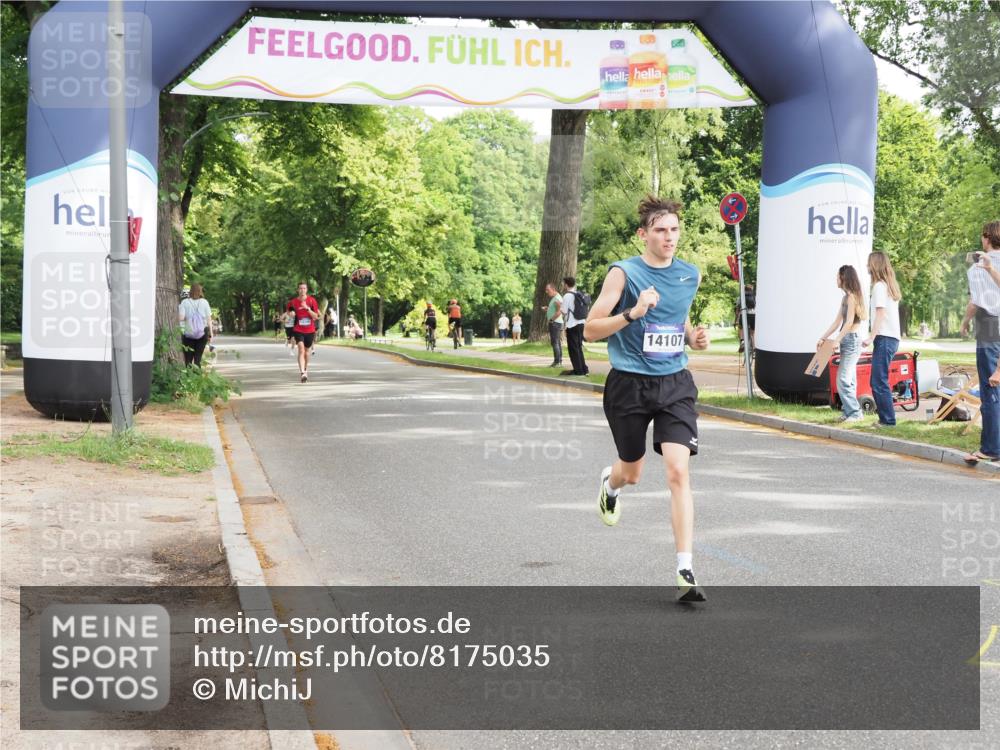 29.06.2025 - hella hamburg halbmarathon MichiJ http://msf.ph/oto/8175035 29.06.2025 10:15:49 Zwischen KM18-KM19 2483, 4338, 8376, 9767, 10468, 11228 meine-sportfotos.de