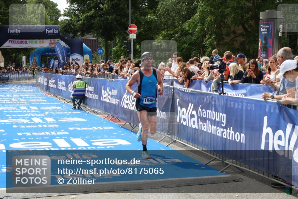 29.06.2025 - hella hamburg halbmarathon Zöllner http://msf.ph/oto/8175065 29.06.2025 10:25:23 Ziel 12067, 16484 meine-sportfotos.de