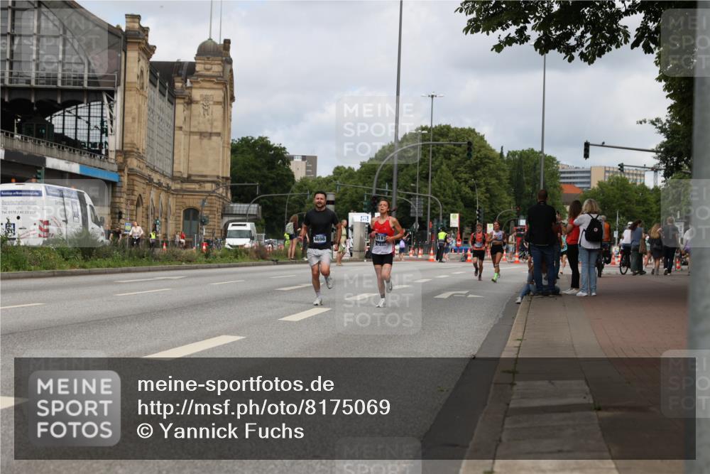 29.06.2025 - hella hamburg halbmarathon Yannick Fuchs http://msf.ph/oto/8175069 29.06.2025 10:26:46 20KM 1686, 3935, 3955, 4129, 4698, 5187, 5660, 6619, 7272, 7793, 11199, 13606, 13617, 18102 meine-sportfotos.de