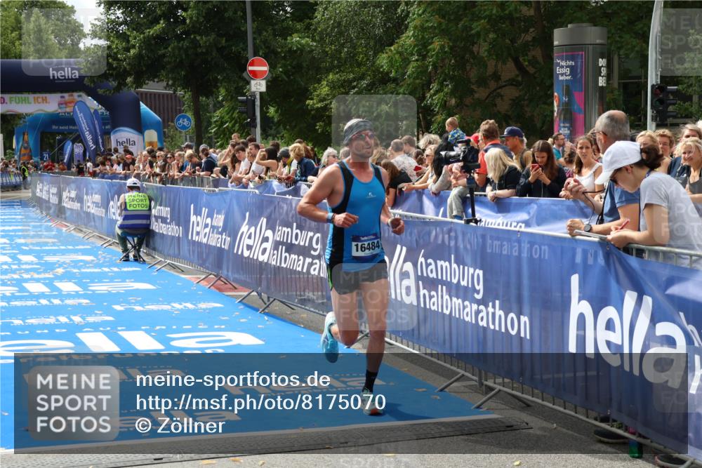 29.06.2025 - hella hamburg halbmarathon Zöllner http://msf.ph/oto/8175070 29.06.2025 10:25:23 Ziel 12067, 16484 meine-sportfotos.de