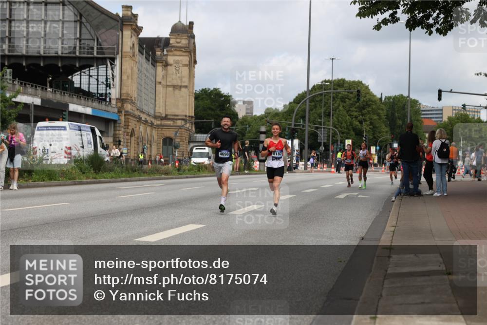 29.06.2025 - hella hamburg halbmarathon Yannick Fuchs http://msf.ph/oto/8175074 29.06.2025 10:26:47 20KM 1686, 3935, 3955, 4129, 4698, 5187, 5660, 6619, 7272, 7793, 11199, 13606, 13617, 18102 meine-sportfotos.de