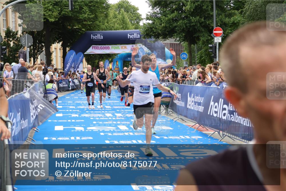 29.06.2025 - hella hamburg halbmarathon Zöllner http://msf.ph/oto/8175077 29.06.2025 10:37:23 Ziel 5003, 12739, 12900, 13854, 14387, 14459, 15888, 17306, 18824 meine-sportfotos.de