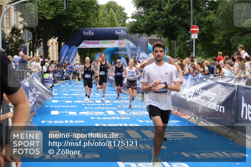 29.06.2025 - hella hamburg halbmarathon Zöllner http://msf.ph/oto/8175121 29.06.2025 10:37:24 Ziel 5003, 12739, 12900, 13854, 14387, 14459, 15888, 17306, 18159, 18723, 18824 meine-sportfotos.de