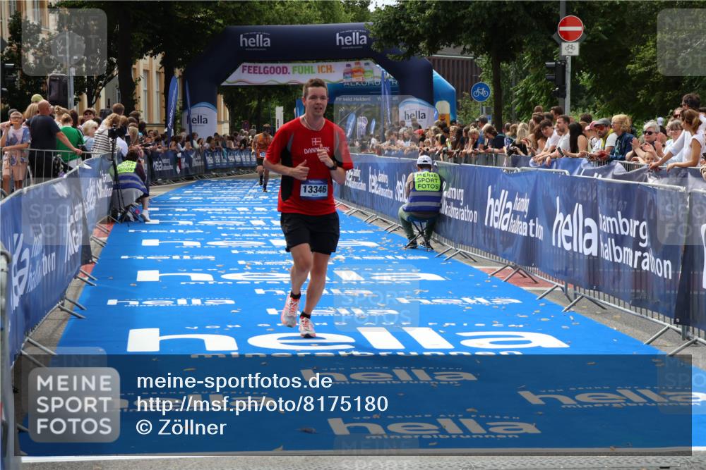 29.06.2025 - hella hamburg halbmarathon Zöllner http://msf.ph/oto/8175180 29.06.2025 10:25:37 Ziel 4338, 13346 meine-sportfotos.de