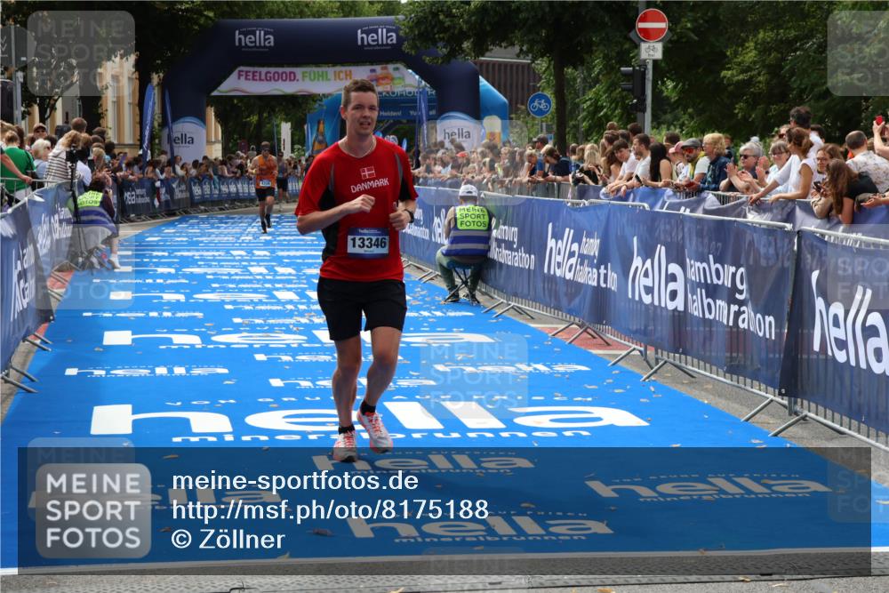 29.06.2025 - hella hamburg halbmarathon Zöllner http://msf.ph/oto/8175188 29.06.2025 10:25:38 Ziel 4338, 13346 meine-sportfotos.de