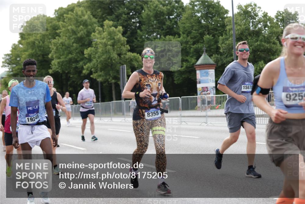 29.06.2025 - hella hamburg halbmarathon Jannik Wohlers http://msf.ph/oto/8175205 29.06.2025 10:22:20 Lombardsbrücke 1029, 2294, 2479, 2766, 2886, 3003, 3430, 3600, 3601, 5223, 5343, 5629, 5798, 6899, 7188, 7190, 7276, 7529, 7925, 8355, 8931, 9256, 9392, 10086, 10573, 10826, 10902, 11665, 12592, 13472, 13921, 13963, 14525, 14633, 14801, 14906, 15870, 16618, 16801 meine-sportfotos.de