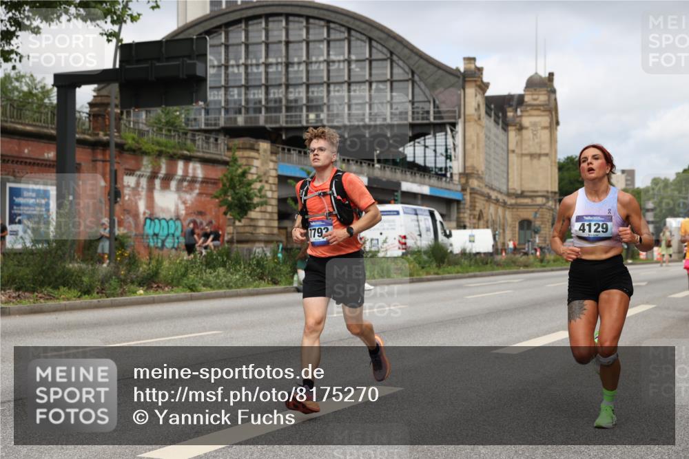29.06.2025 - hella hamburg halbmarathon Yannick Fuchs http://msf.ph/oto/8175270 29.06.2025 10:26:54 20KM 1407, 1686, 1894, 3935, 4129, 4698, 5187, 5660, 7272, 7793, 11199, 11370, 16065, 16505 meine-sportfotos.de