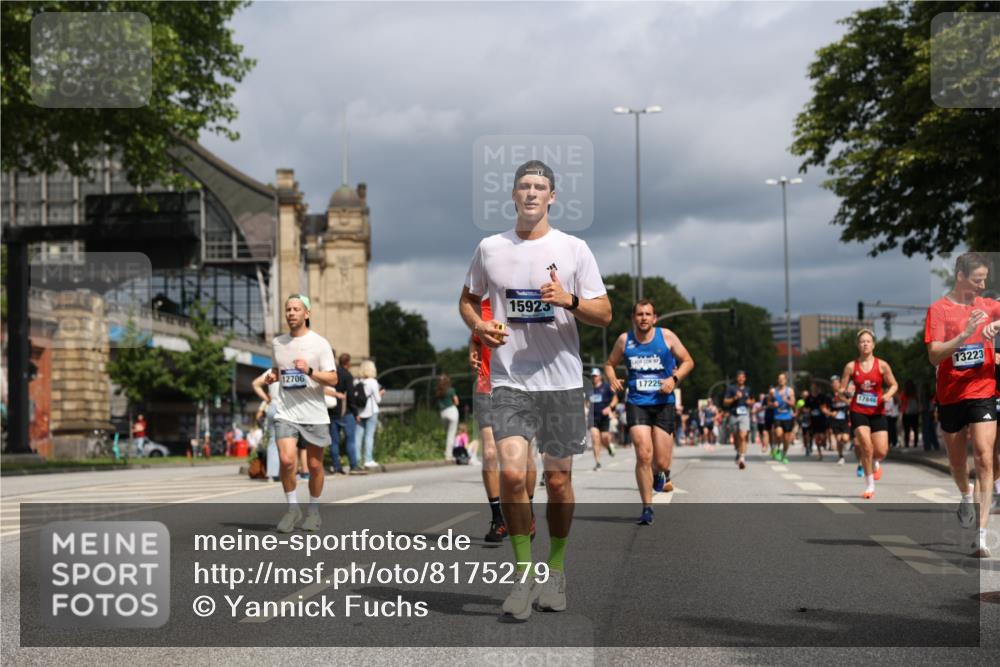 29.06.2025 - hella hamburg halbmarathon Yannick Fuchs http://msf.ph/oto/8175279 29.06.2025 10:41:41 20KM 51, 1012, 1460, 1592, 1604, 1613, 1696, 2274, 2839, 2864, 2869, 3976, 4093, 4377, 5022, 5129, 5532, 5650, 5889, 6134, 6168, 6203, 6716, 7962, 8564, 8693, 8852, 9051, 10122, 10423, 10969, 10988, 11021, 11283, 11518, 12679, 12706, 12724, 12870, 13223, 13672, 14730, 15350, 15451, 15923, 15973, 16089, 16175, 16819, 17172, 17229, 17451, 17743, 17846, 17915, 17979, 18104, 18297, 18356, 18856, 19127 meine-sportfotos.de